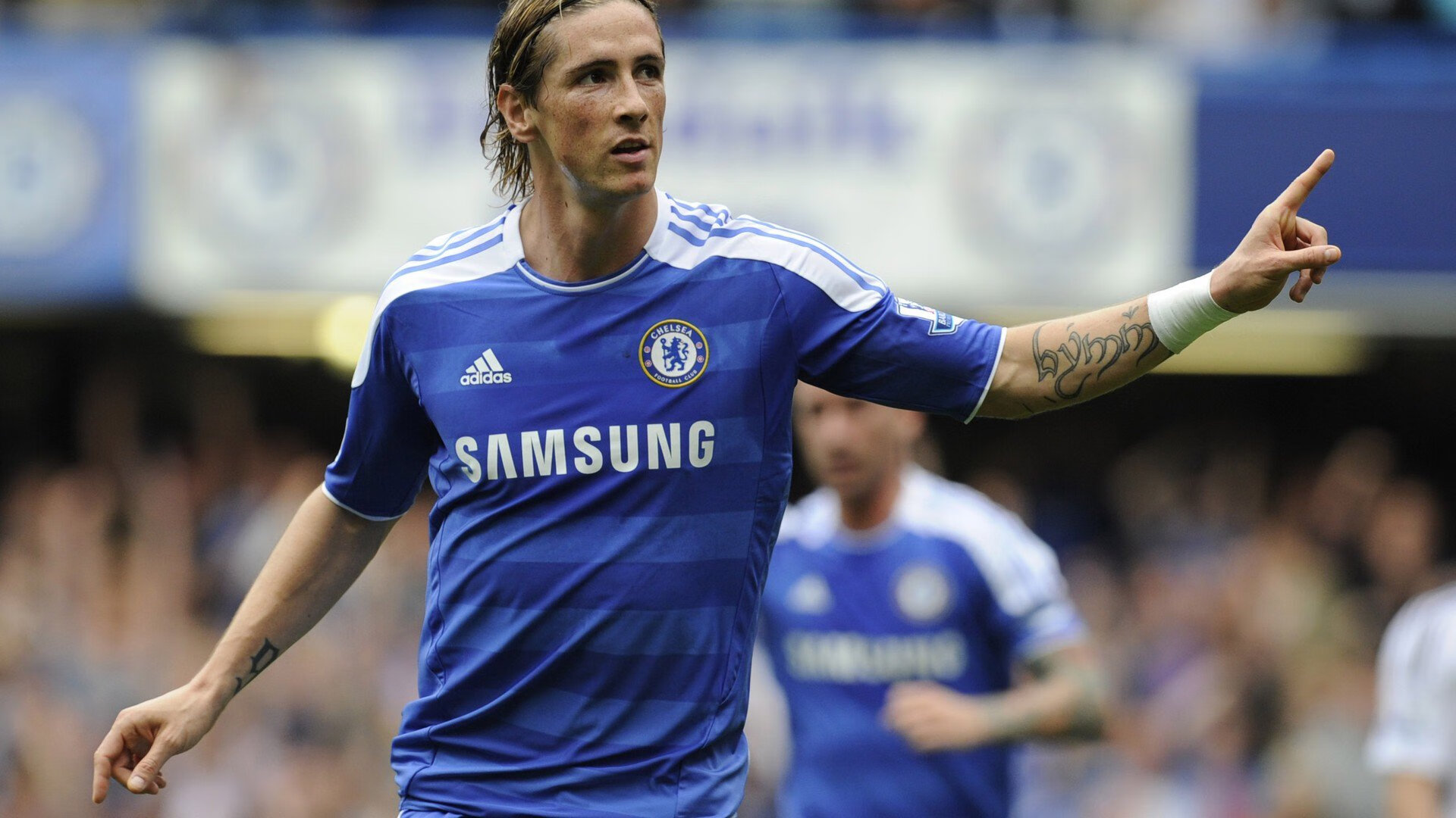 英超经典战役，精彩进球和关键扑救让现场沸腾，英超精华集锦